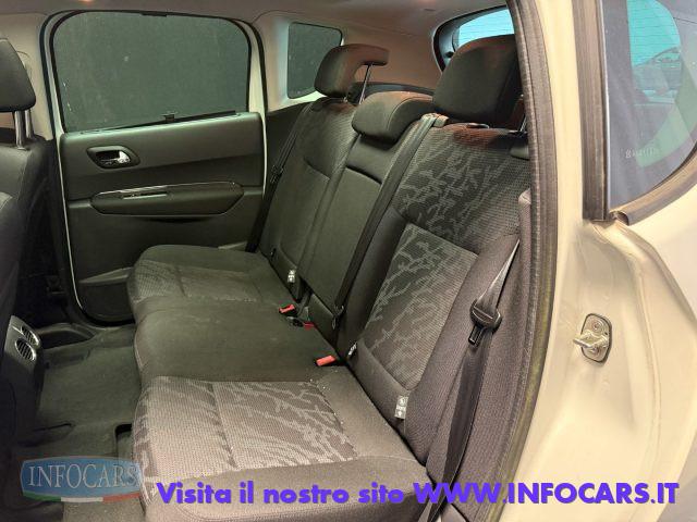 PEUGEOT 3008 1.6 e-HDi 112CV Autom.