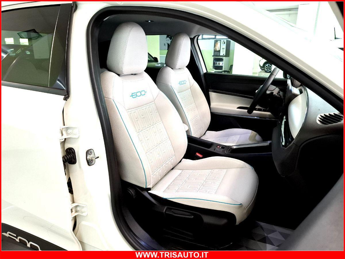 FIAT 600 1.2 T-GEN3 MHEV DCT La Prima NEOPATENTATI (FULL LED+PELLE+NAVI)