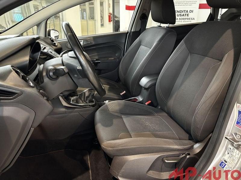 Ford Fiesta 1.2 Black & White Edition tua a 181,00 al mese
