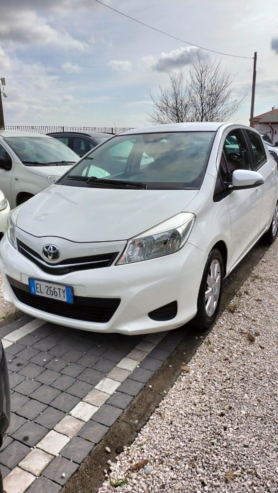 Toyota Yaris 1.4 D-4D 5 porte Lounge