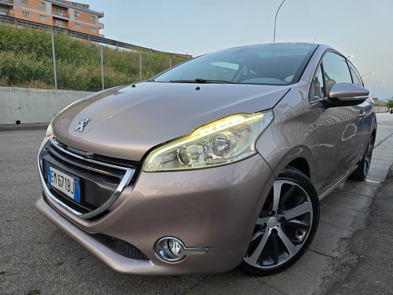 Peugeot 208 1.6 e-HDi 115 CV Stop&Start 3 porte Al