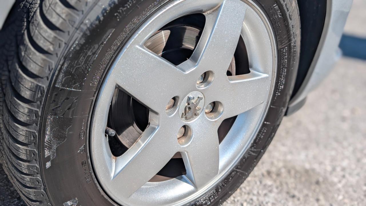 Peugeot 207 1.4 HDi 70CV 5p. XS