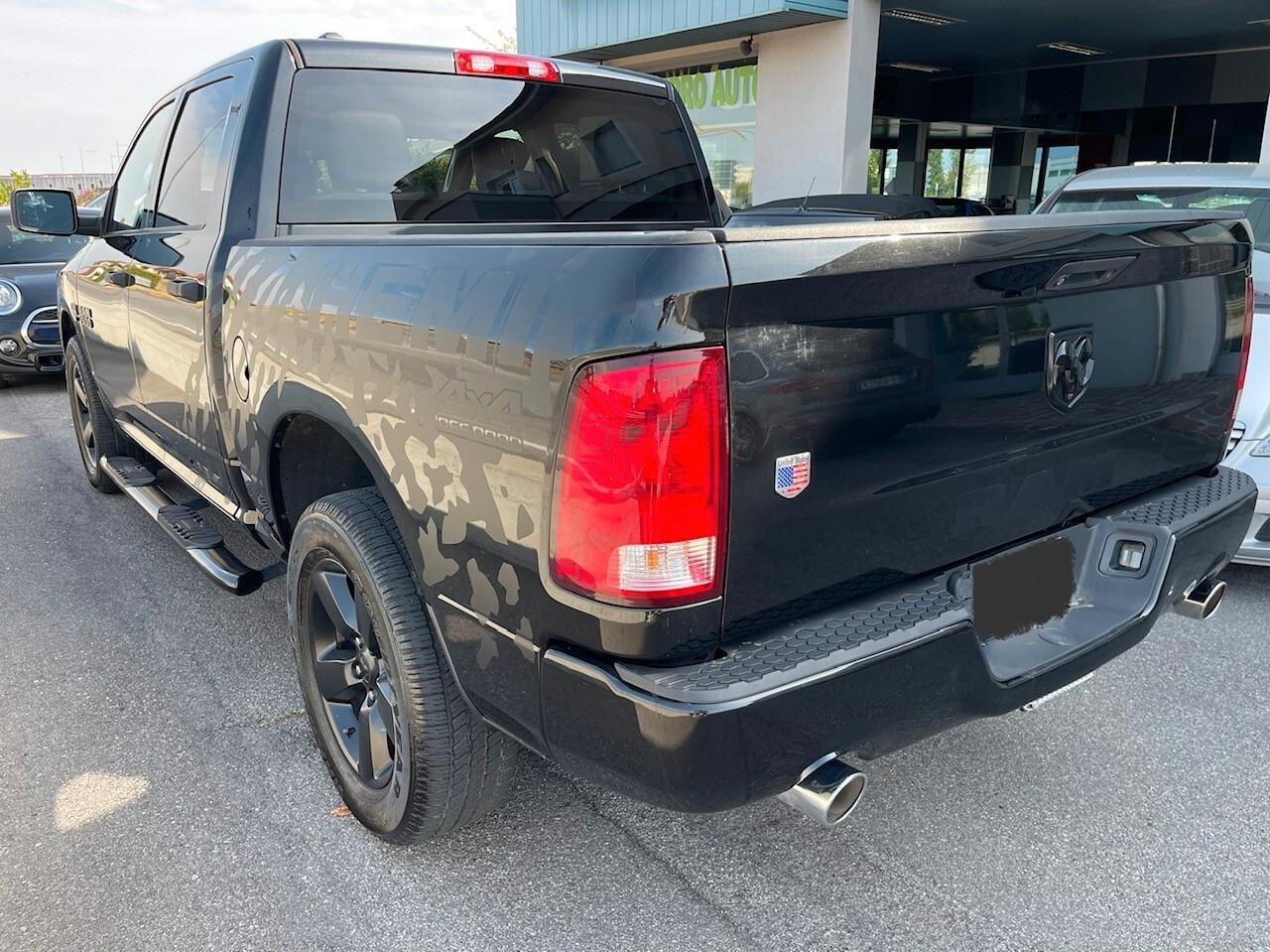 Dodge RAM 1500 HEMI 5.7 V8