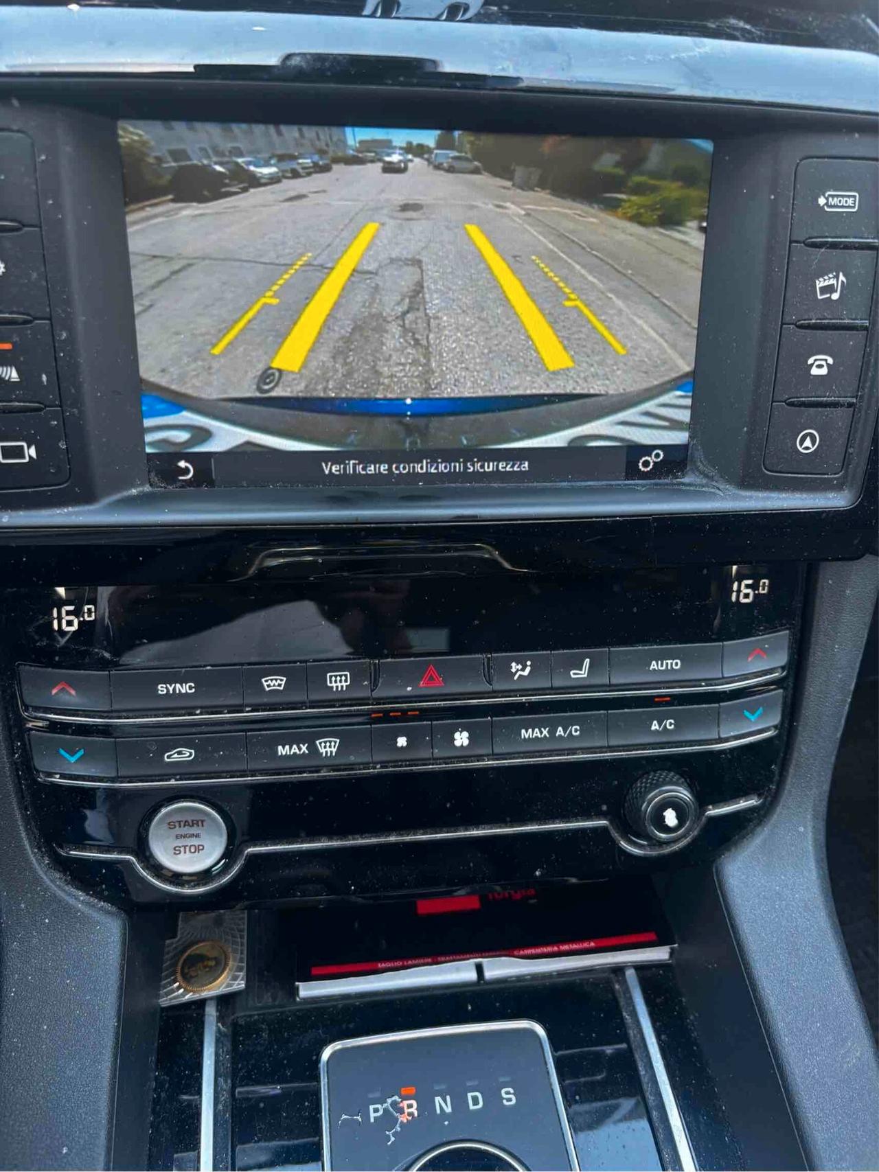 Jaguar F-Pace 2.0 D 180 CV AWD Prestige