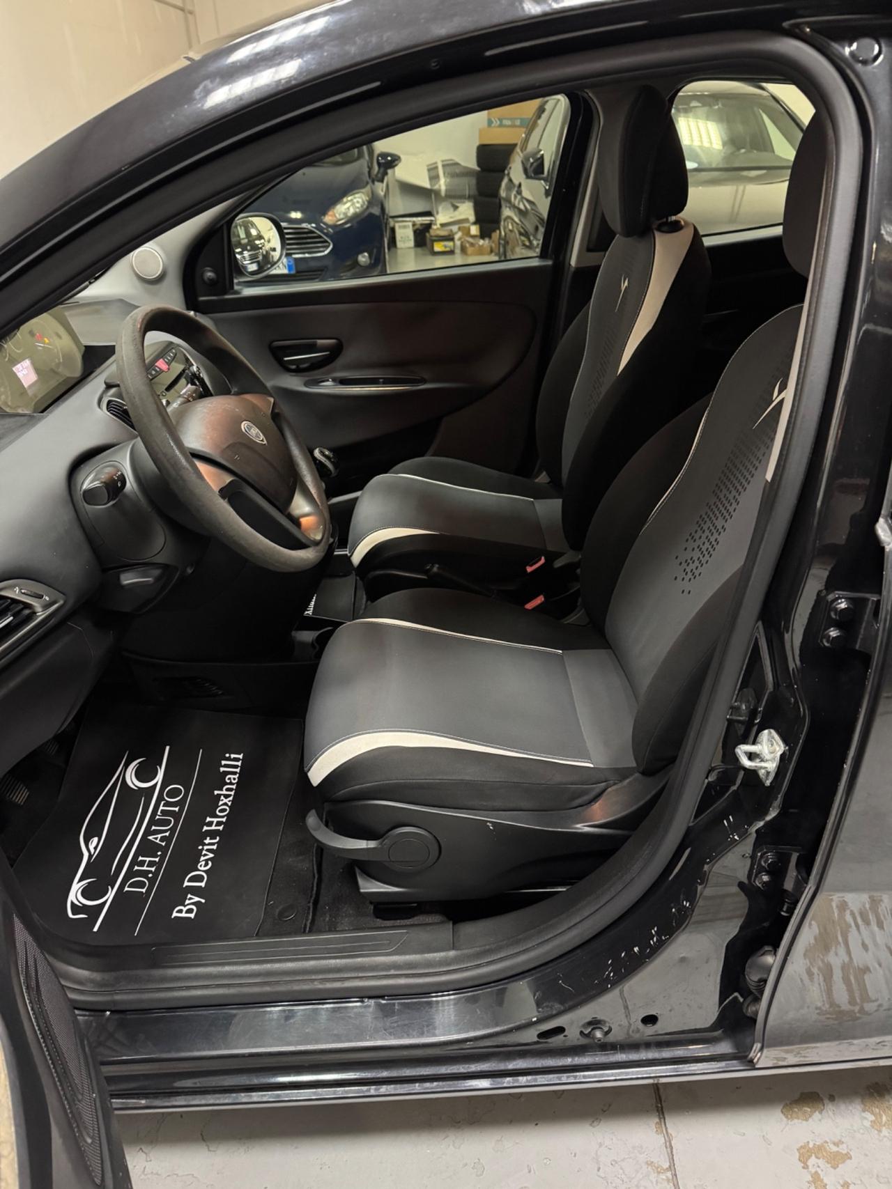 Lancia Ypsilon 1.2 69 CV 5 porte GPL Ecochic Gold