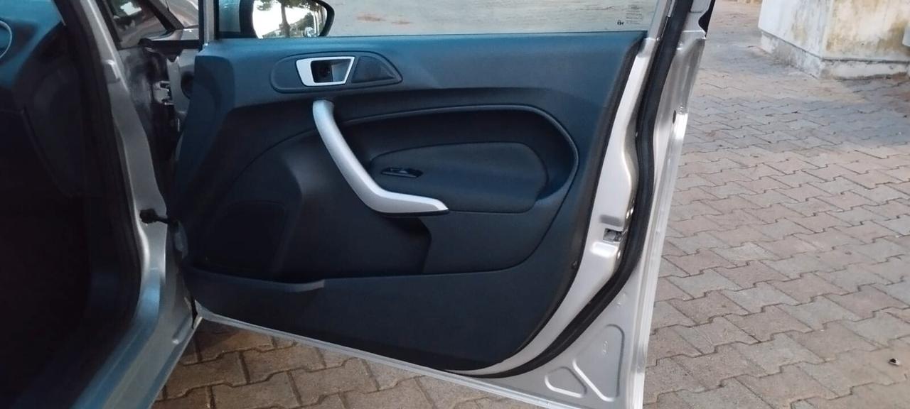 Ford Fiesta 1.2 16V 82CV 5p. Titanium Bs.