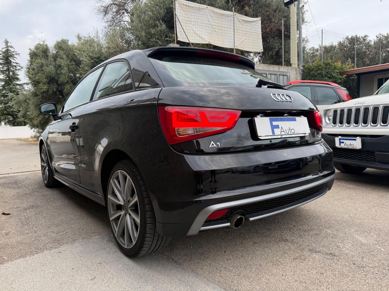 Audi A1 1.6 TDI 90 CV S-Line Exterior Pack,LED Diurni,Bluetooth,Comandi al volante,ecc.