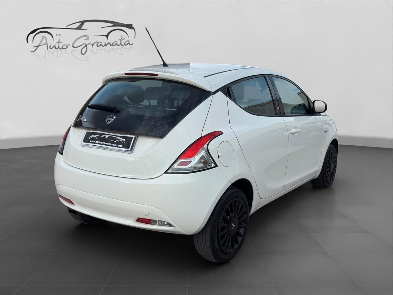 Lancia Ypsilon 1.2 69cv Elefantino Bianco