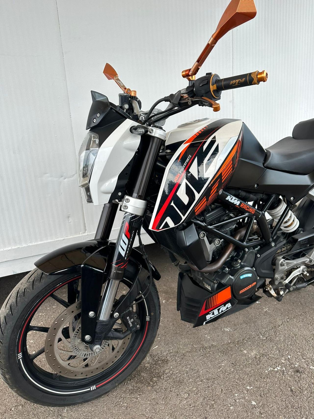 Ktm 125 Duke akrapovic