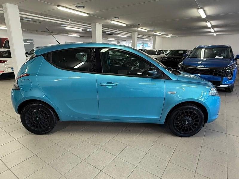Lancia Ypsilon Ypsilon 1.2 69 CV 5 porte Silver