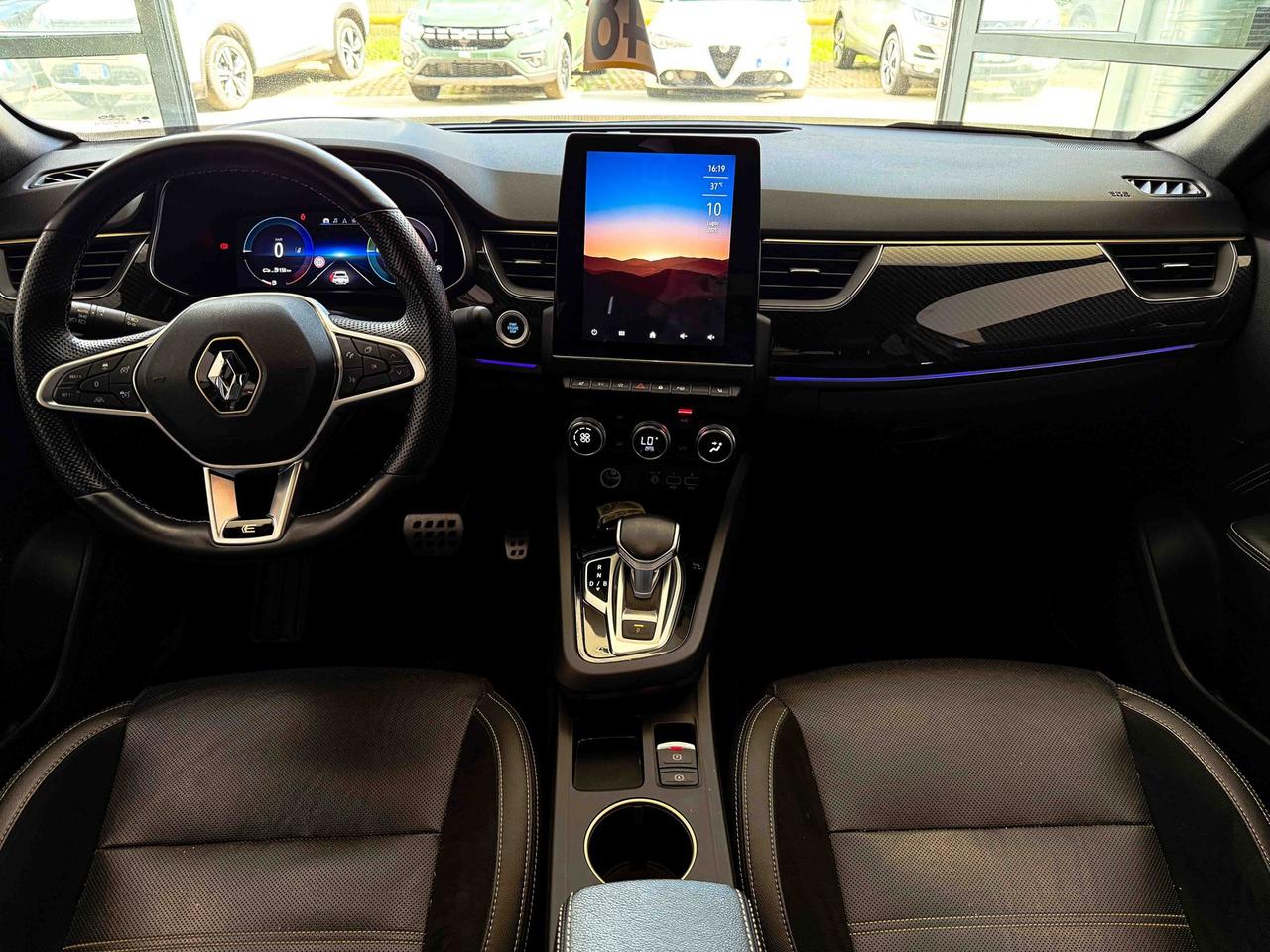 Renault Arkana 1.6 e-tech full hybrid e-tech engineered fast track 145cv