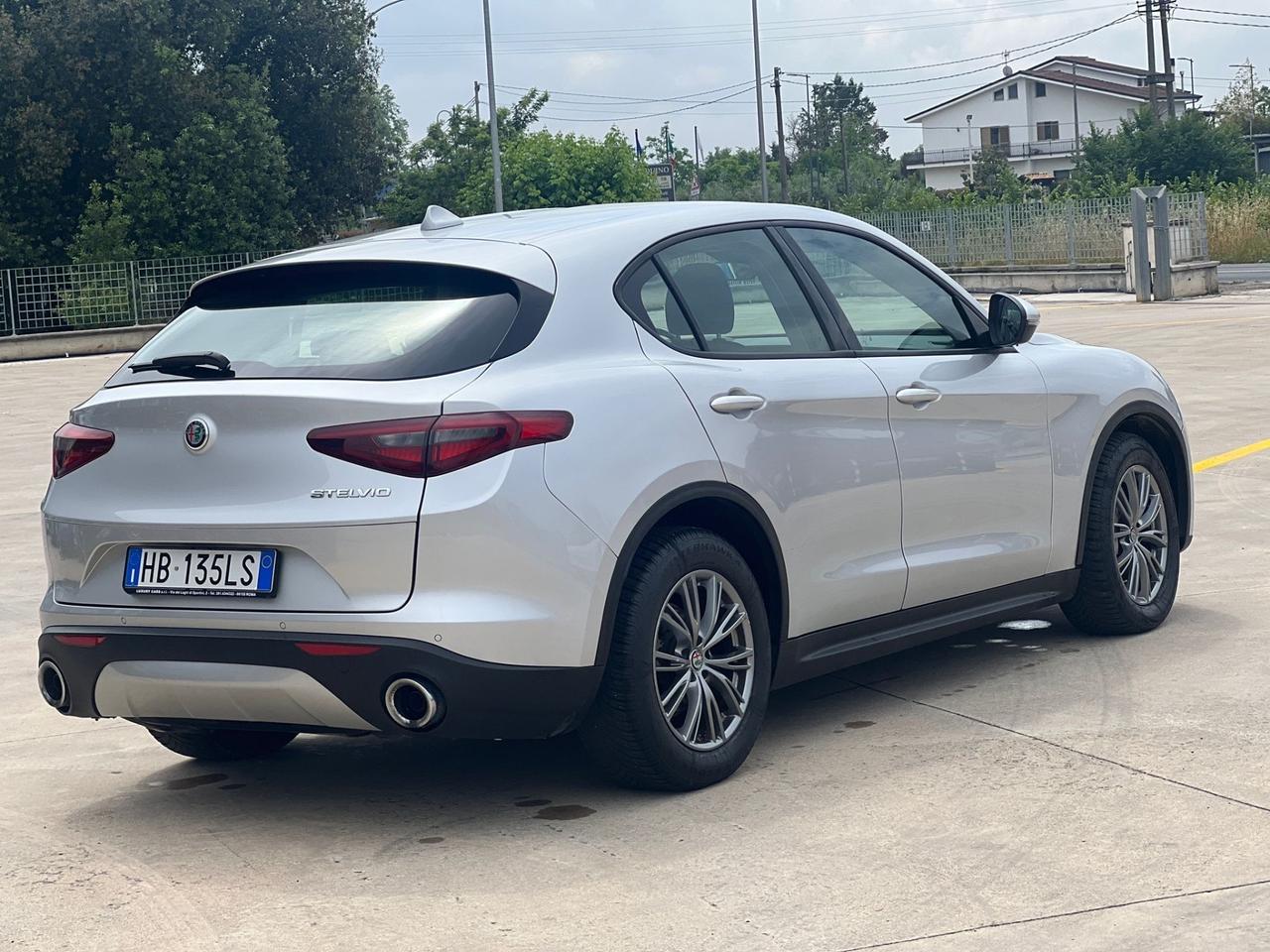 Alfa Romeo Stelvio 2.2 Turbodiesel 160 CV AT8 RWD Sport-Tech