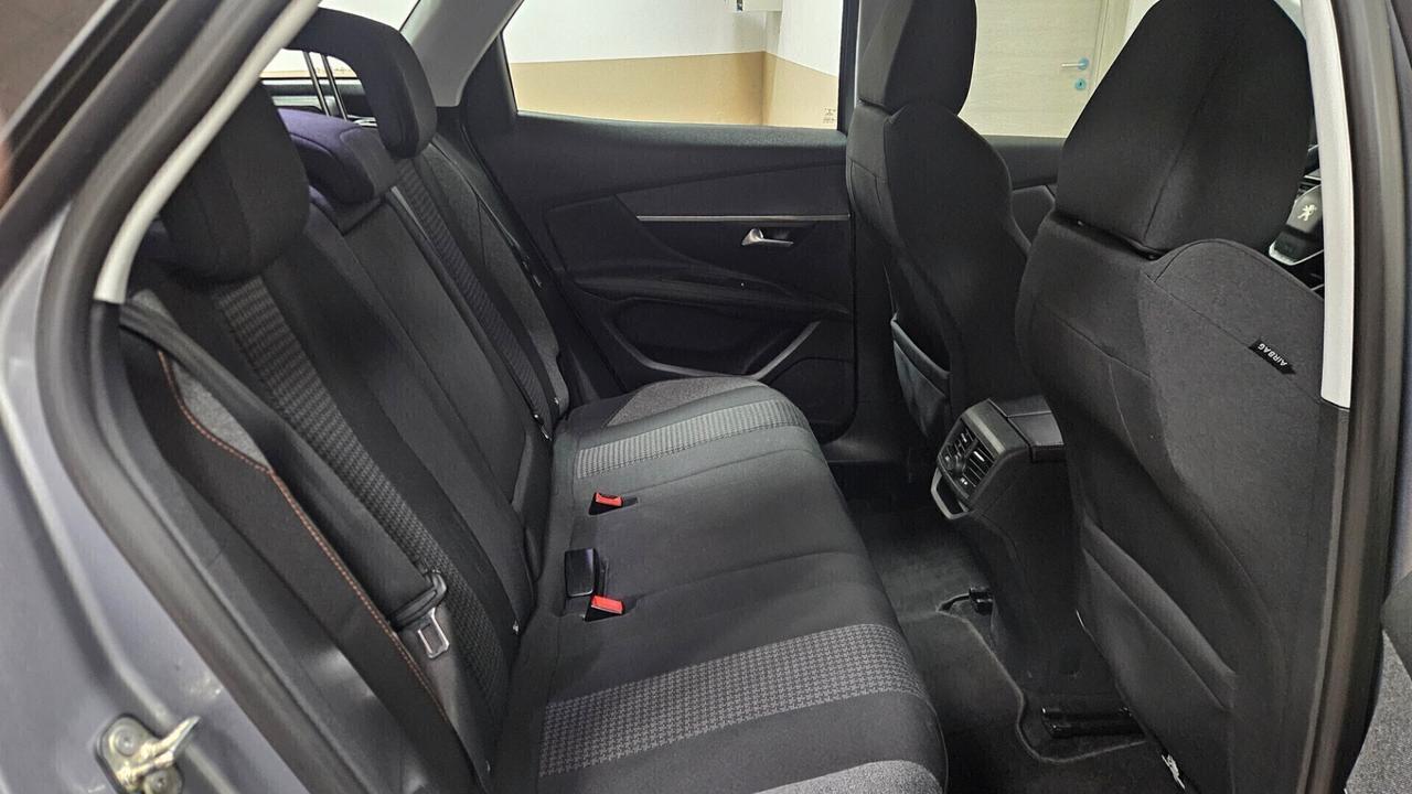 Peugeot 3008 BlueHDi 120 S&S Business