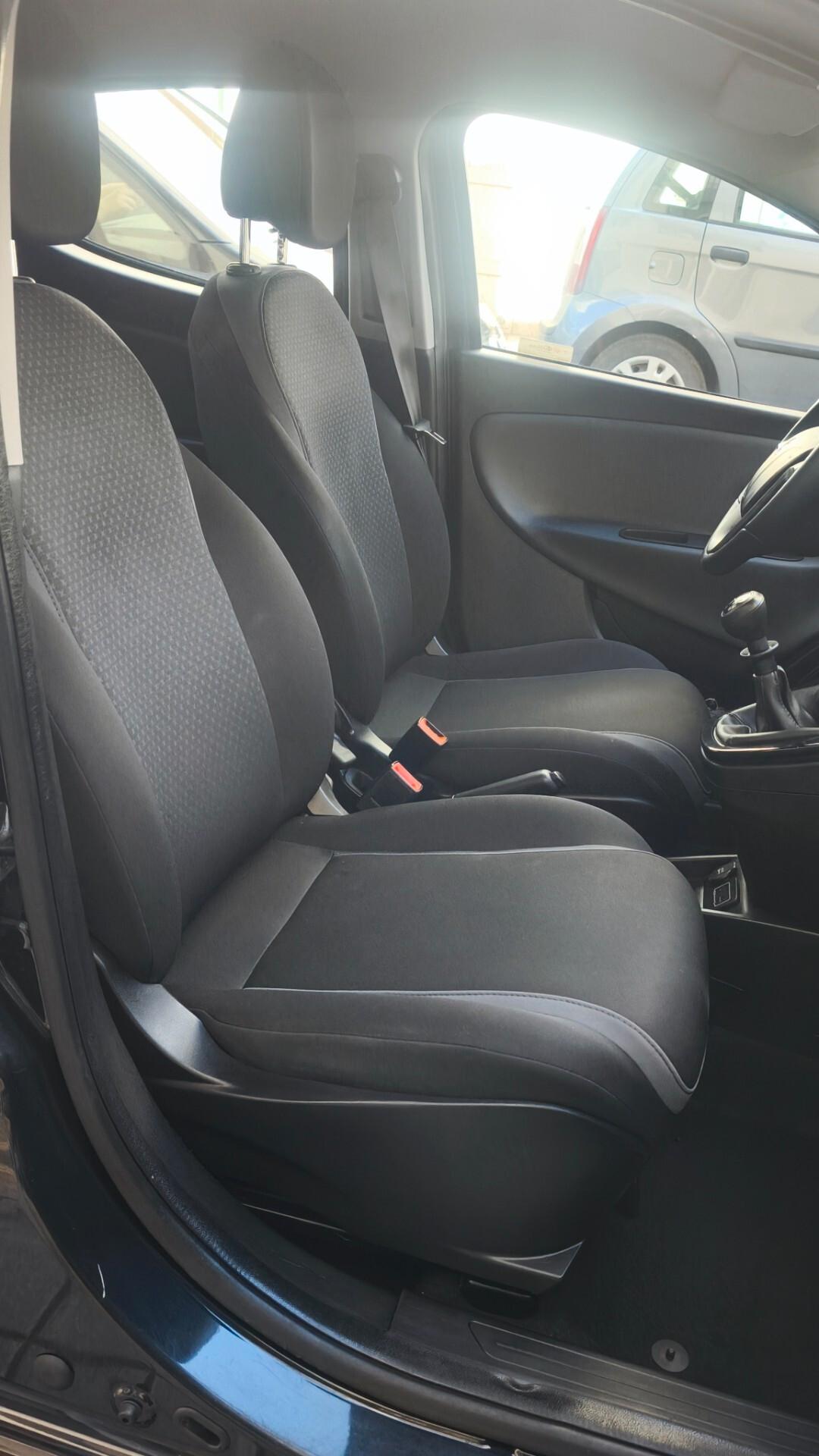 Lancia Ypsilon 1.2 69 CV GPL Ecochic Silver 2017