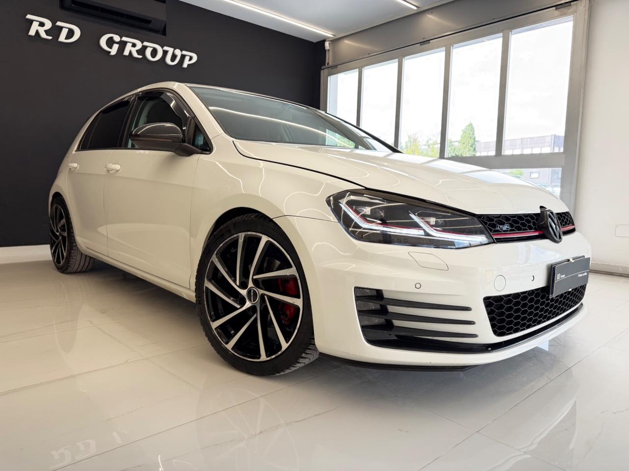 Volkswagen Golf 7 1.6 TDI 5p 90CV Kit GTI