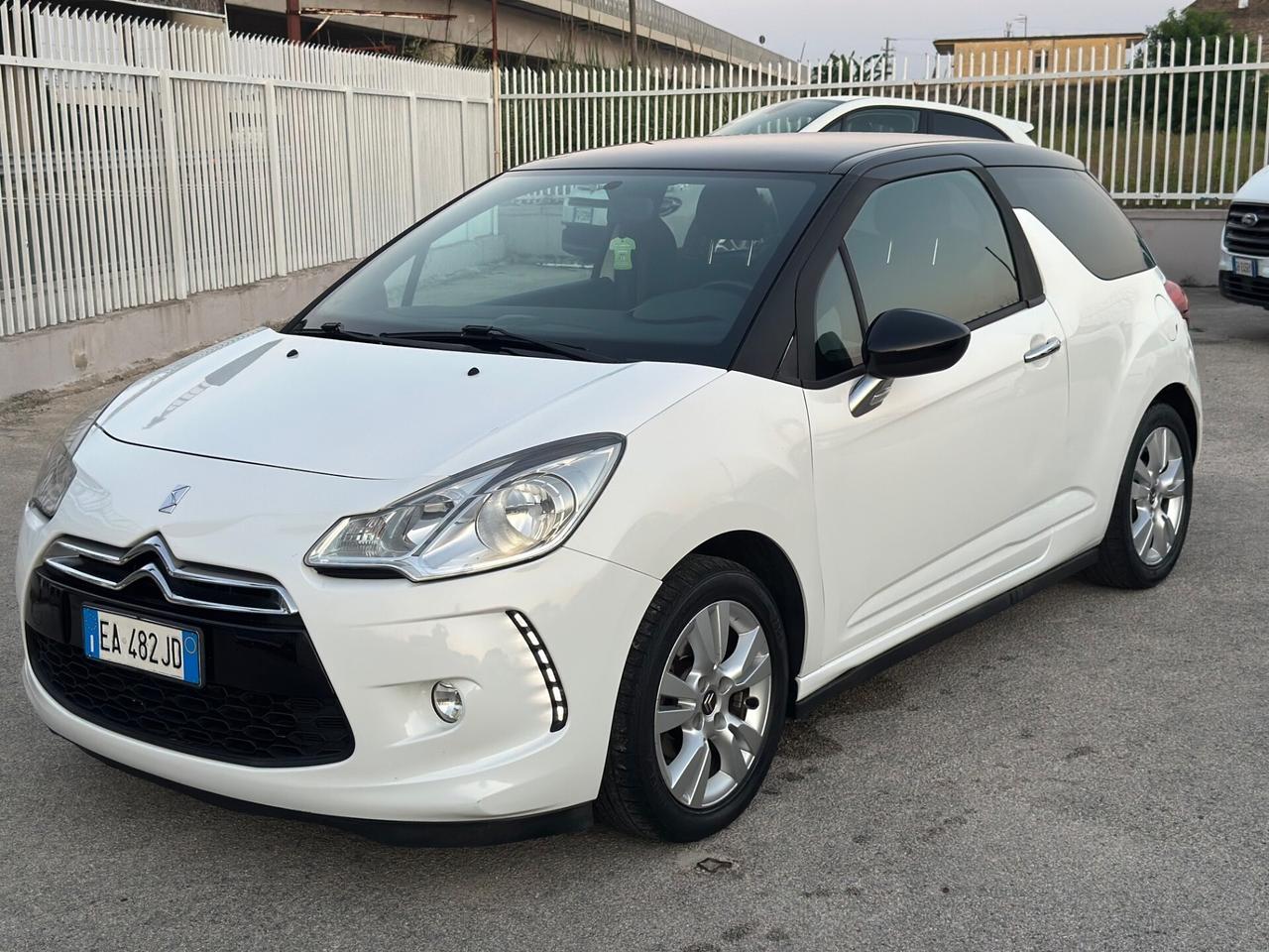 Citroen Ds DS3 2010 1.4 Benzina 95 CV Chic bi-colore