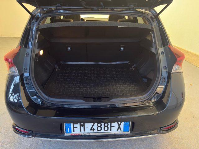 TOYOTA Auris 1.8 Hybrid Lounge