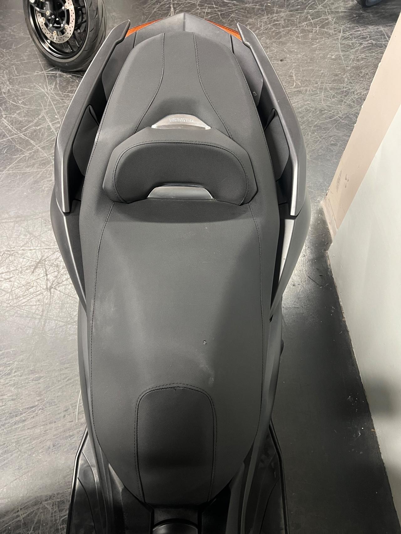 Yamaha X-Max 400