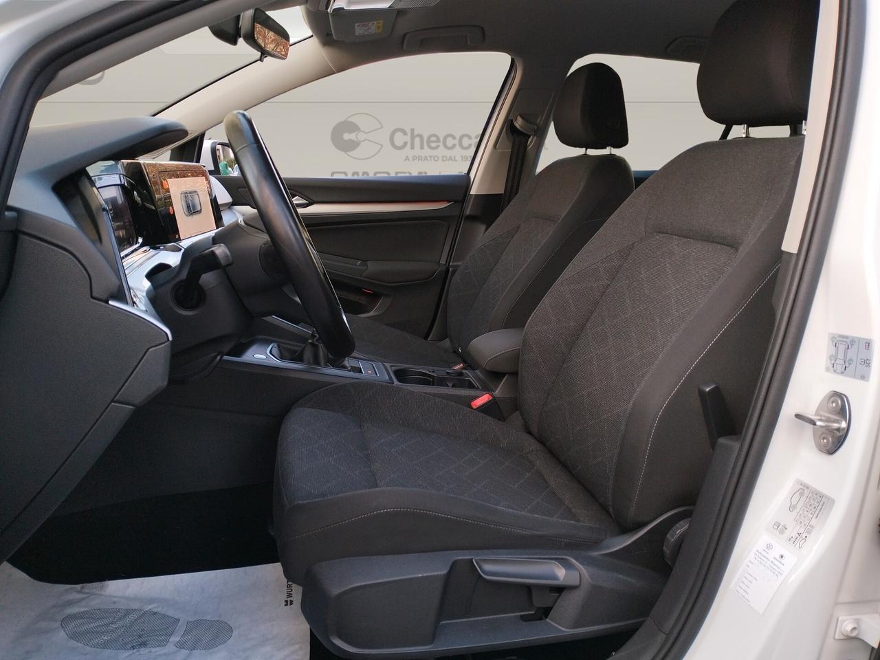 Volkswagen Golf VIII 2020 1.0 tsi evo Life 110cv NEOPATENTATI IVA ESPOSTA