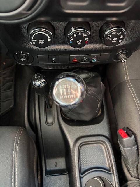 Jeep Wrangler 2.8 CRD Mountain - 3 porte