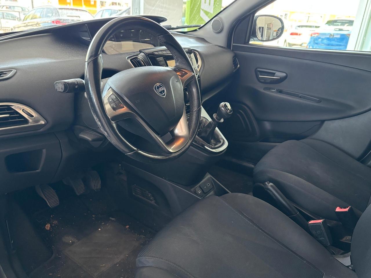 Lancia Ypsilon 1.2 69 CV 5 porte S&S Gold