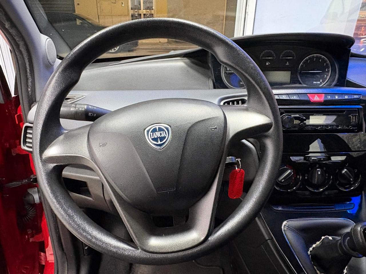 Lancia Ypsilon 1.2 69 CV 5 porte GPL Ecochic Silver