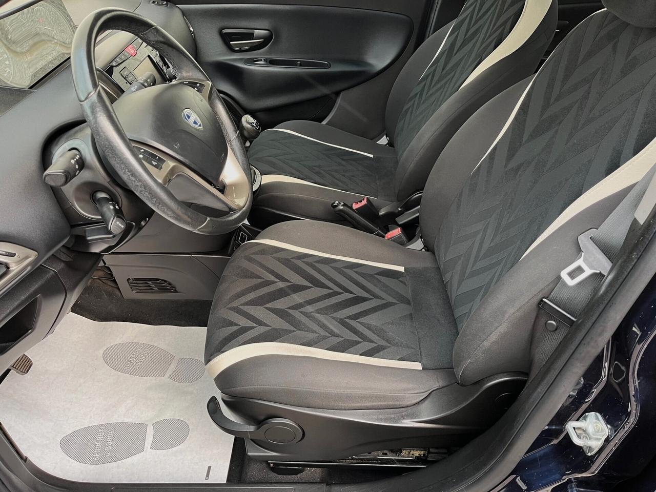 Lancia Ypsilon 1.2 69 CV 5 porte Gold