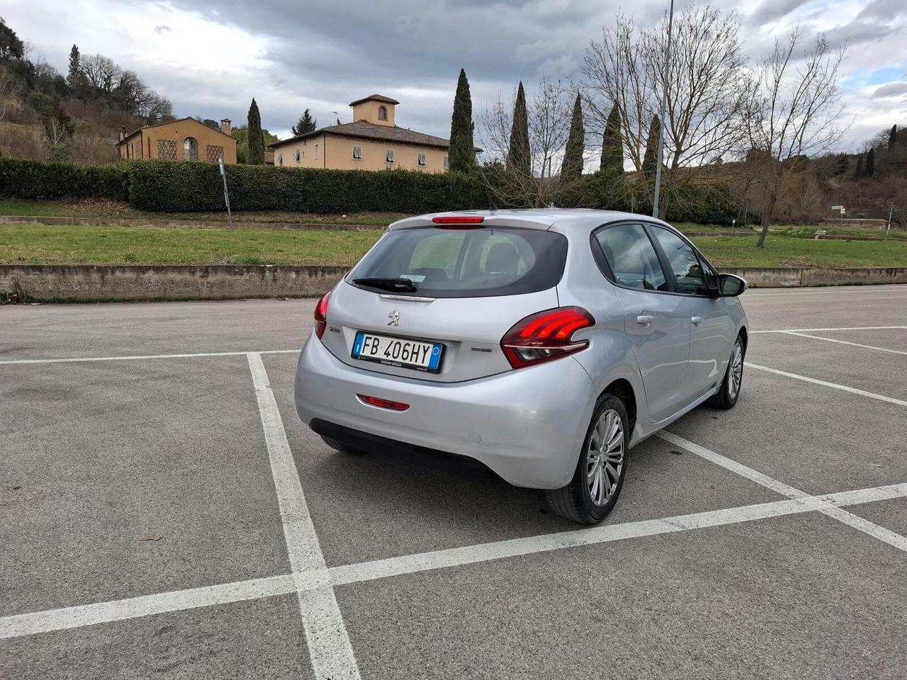 Peugeot 208 BlueHDi 75 5 porte Allure