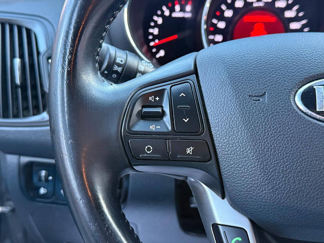 Kia Rio 1.1 CRDi 75CV 5P. Cool - 2014