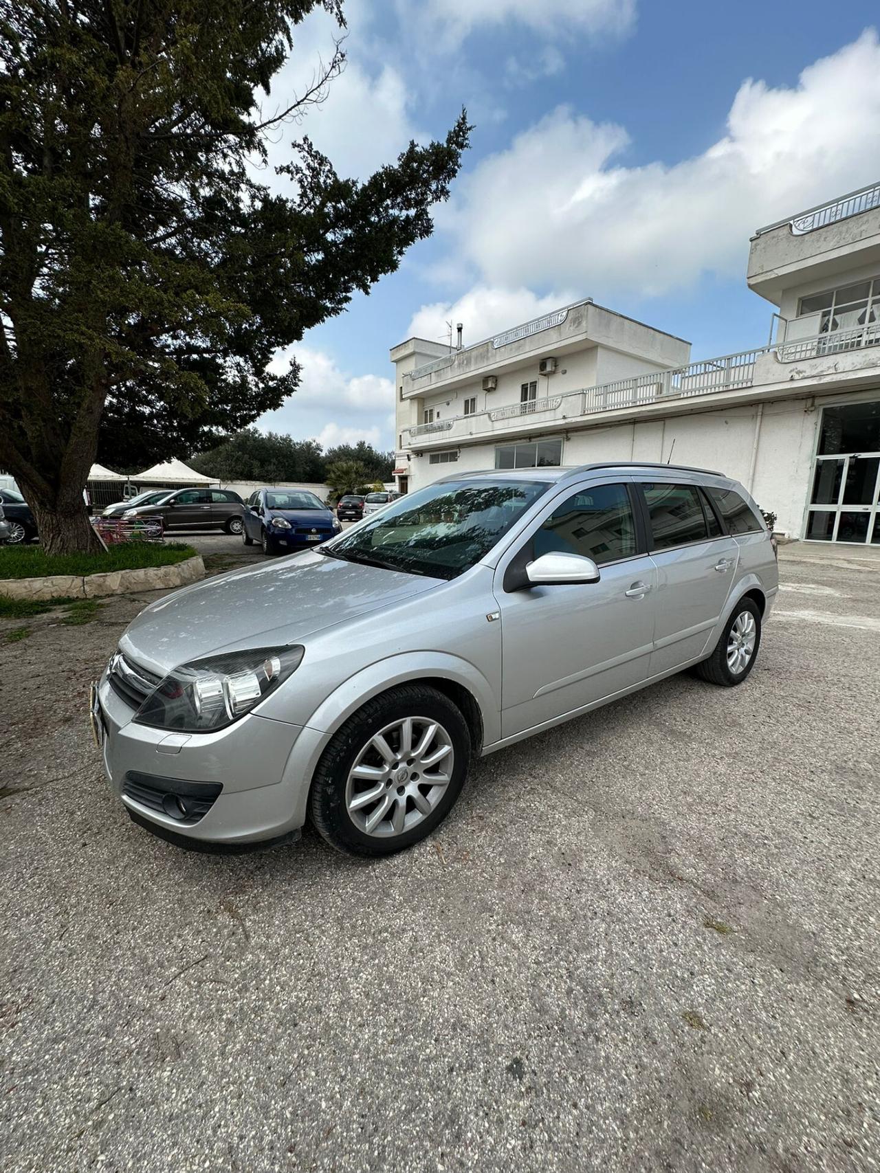 Opel Astra 1.6 16V Twinport 5 porte Cosmo