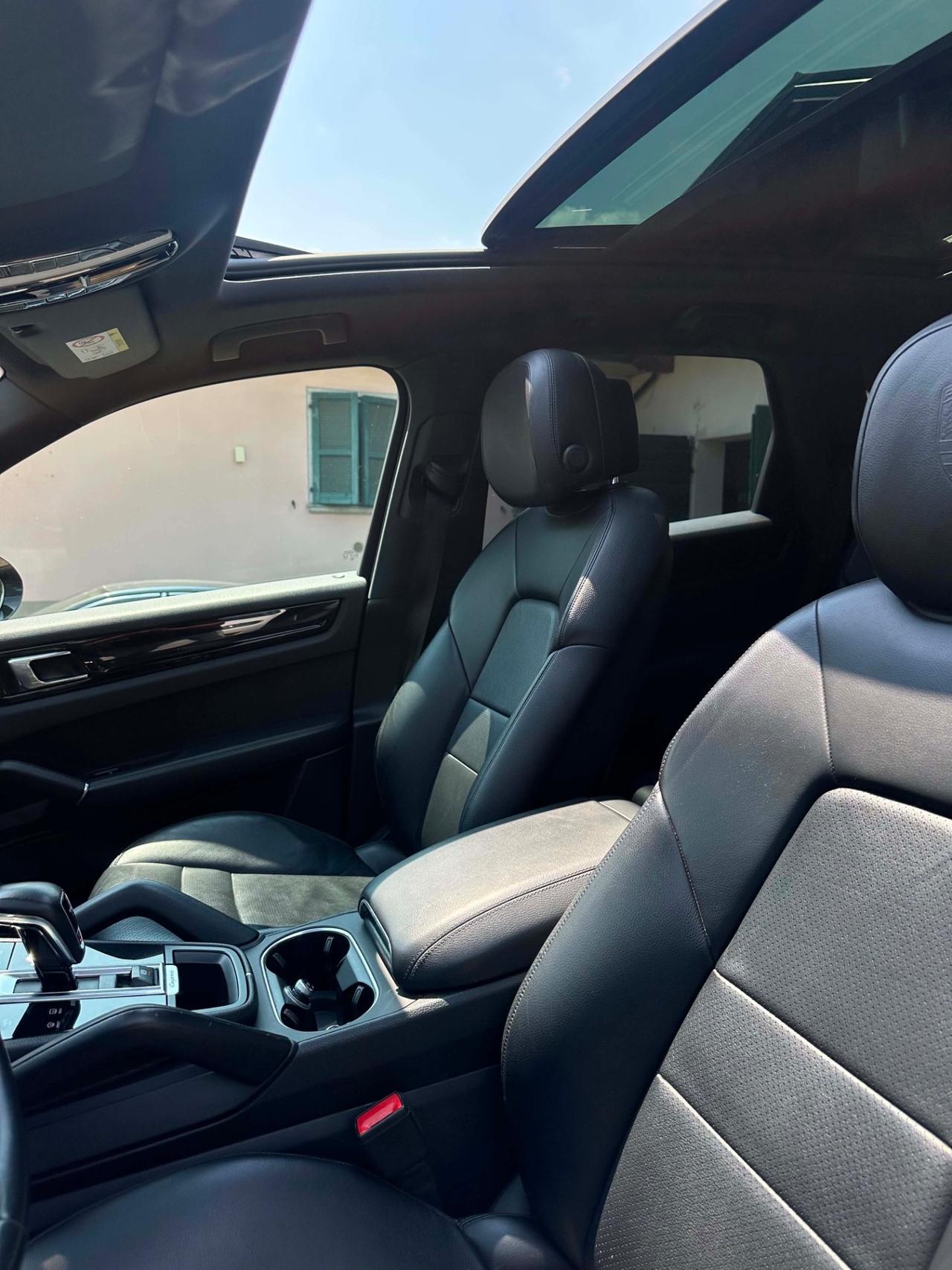 Porsche CAYENNE 3.0 V6 PANO BOSE KMCERT UNICOPR