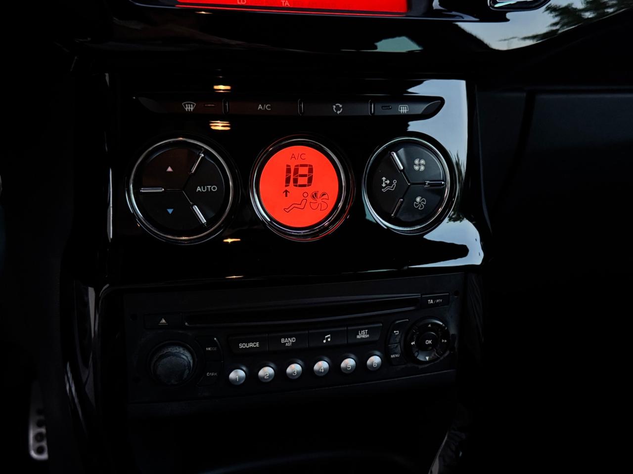 Citroen DS3 3 1.2 VTi 82cv Neopatentati