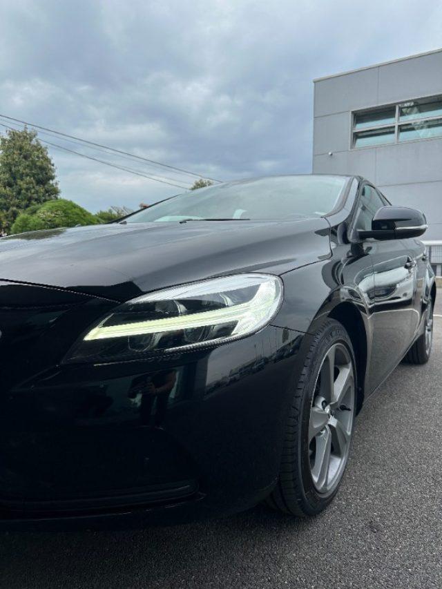 VOLVO V40 T2 2.0 122cv Business Plus BENZINA FULL LED