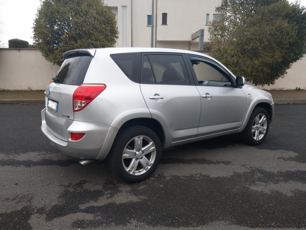 Toyota RAV 4 2.2 4WD D-4D Luxuri