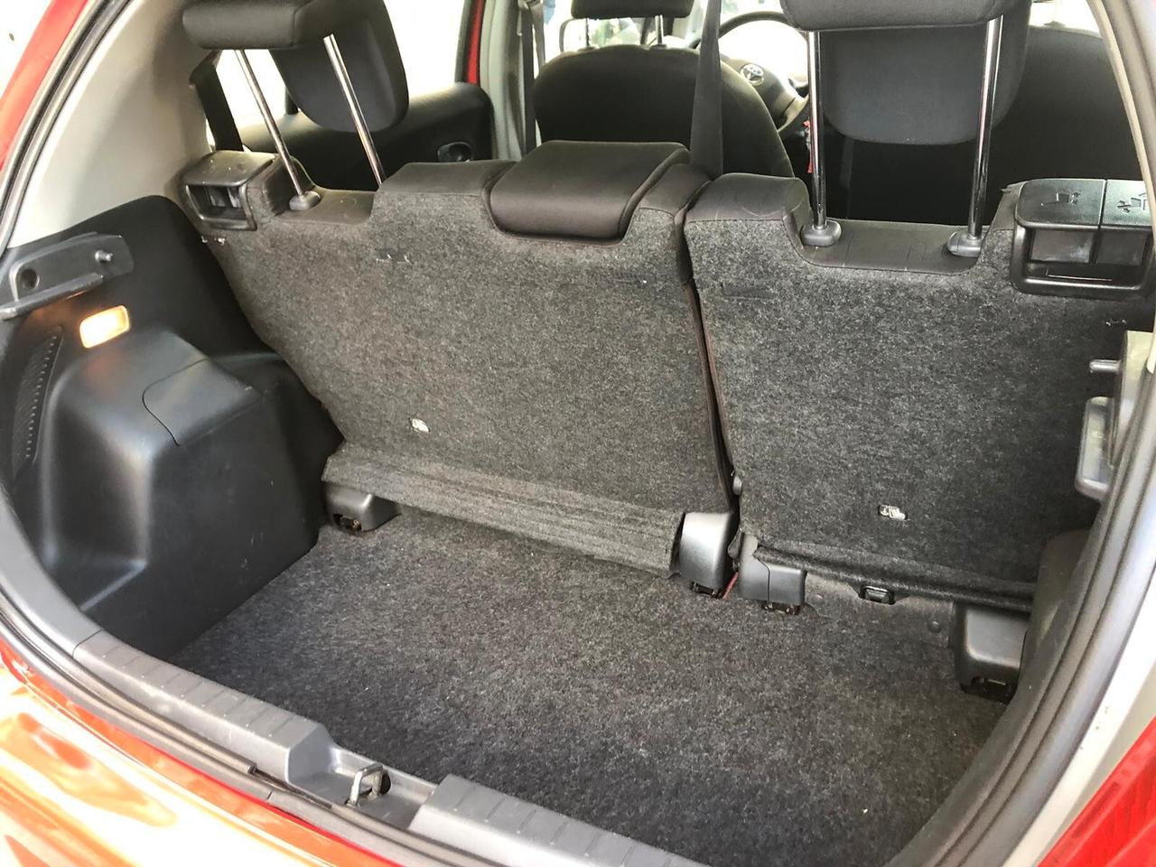 Toyota Yaris 1.0 5 porte