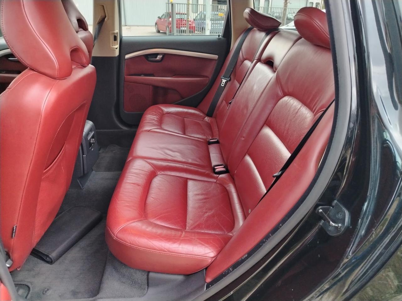 Volvo V70 2.4 D5 Summum