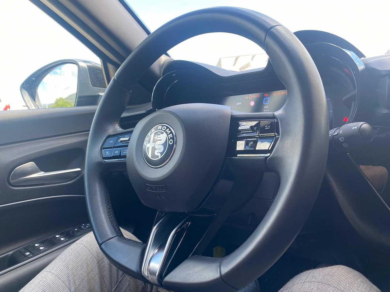 Alfa Romeo Junior 1.2 136 CV Hybrid eDCT6