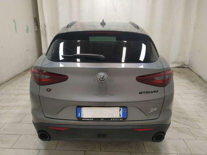 Alfa Romeo Stelvio 2.2 t Business Q4 190cv auto my19
