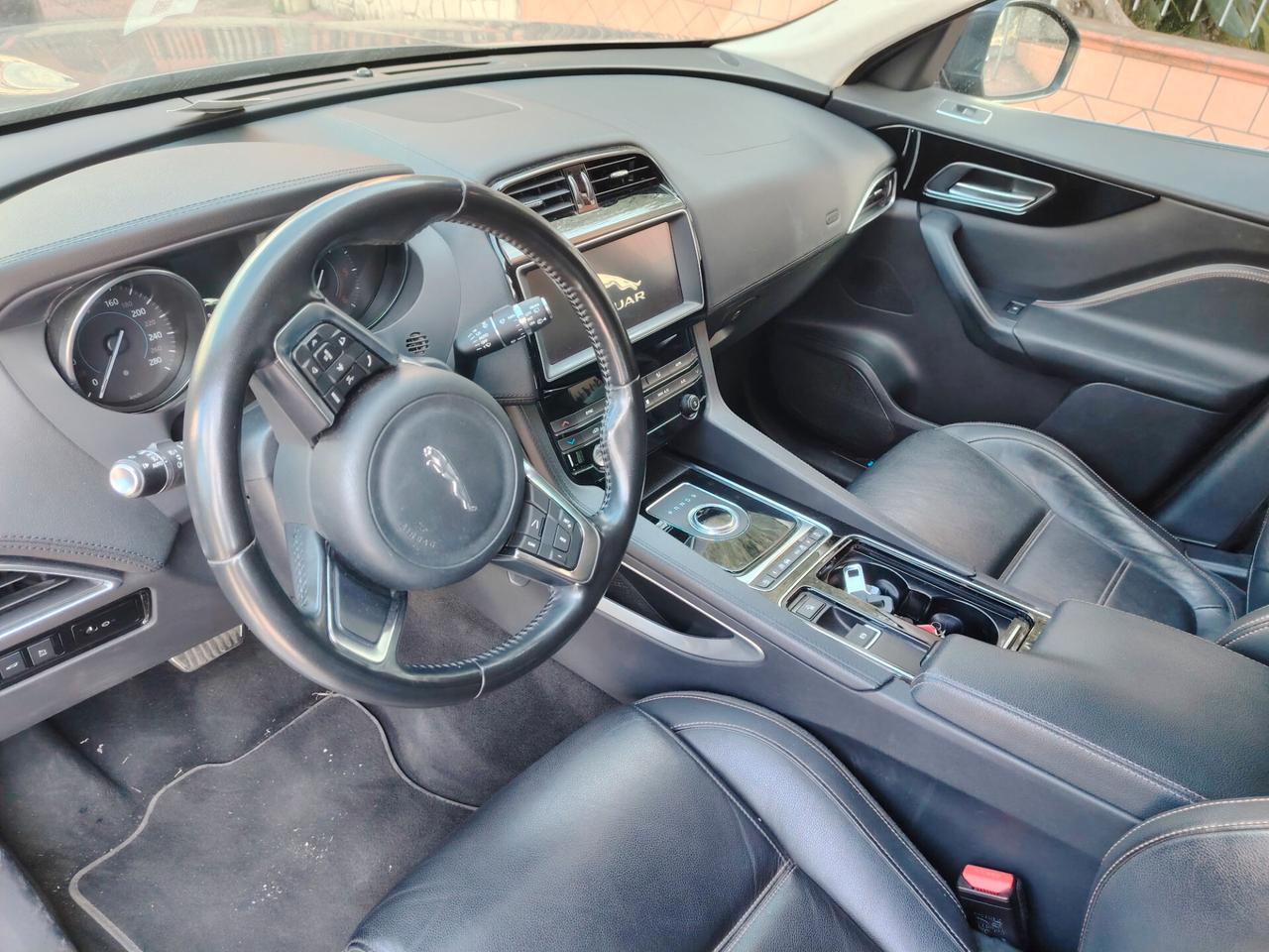 Jaguar F-Pace 2.0 D 180 CV AWD aut. Prestige