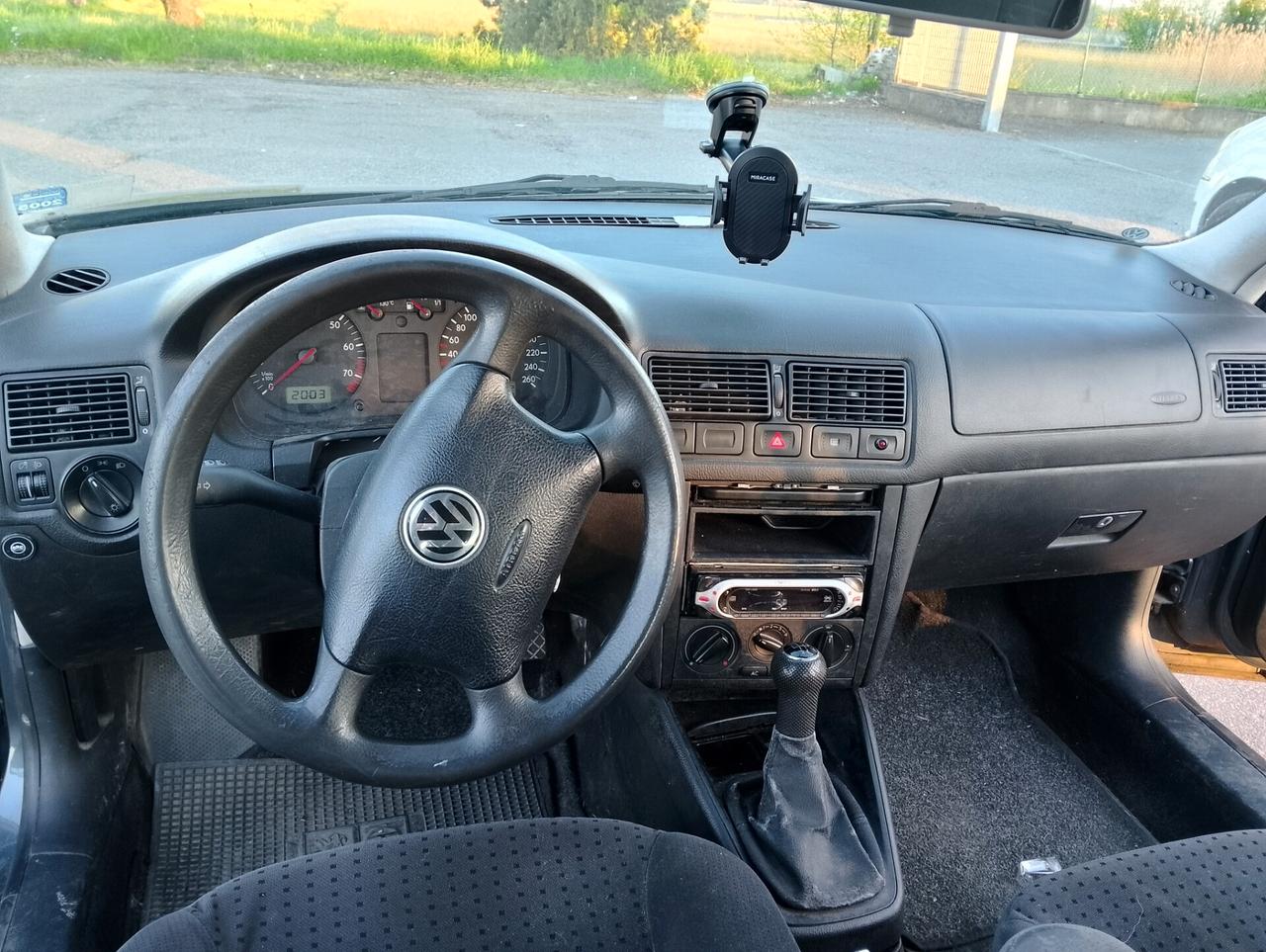 Volkswagen Golf 1.6 impianto a GPL valido fino 2034