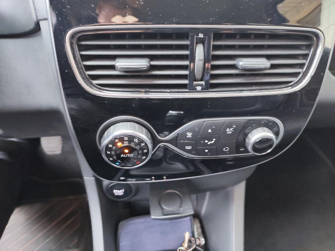 Renault Clio Intens Moschino 0.9 ENERGY TCe #9843