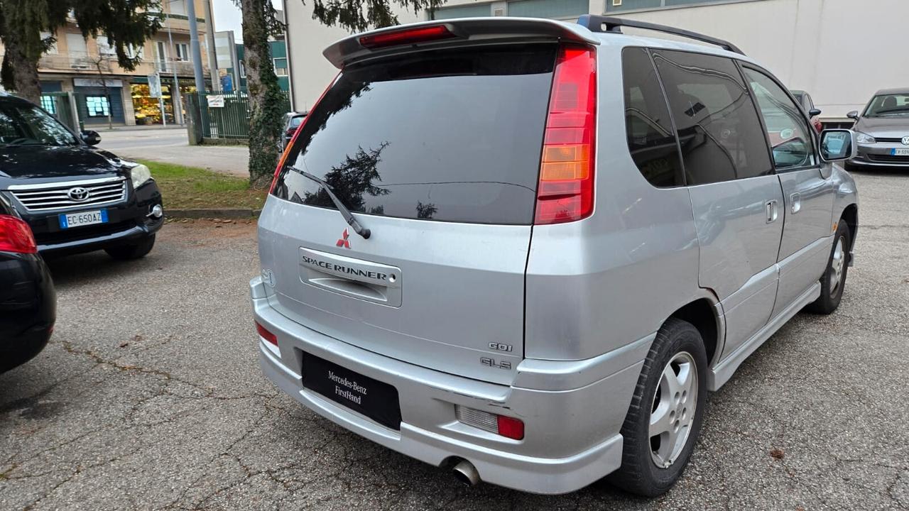 Mitsubishi Space Star Mitsubishi Space Runner 2351cc BENZINA x Export