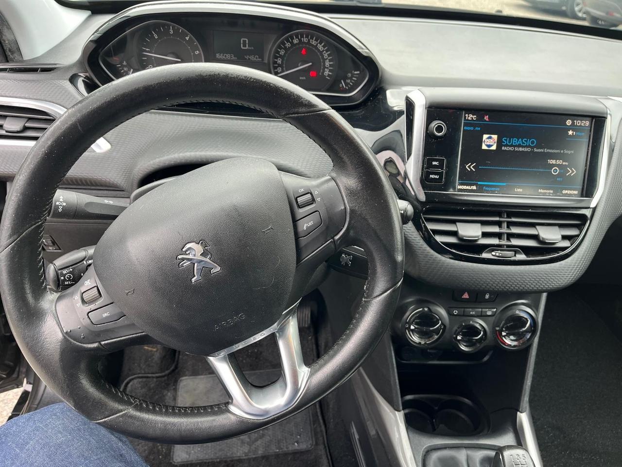 Peugeot 2008-1.6 blue hdi-full-2018
