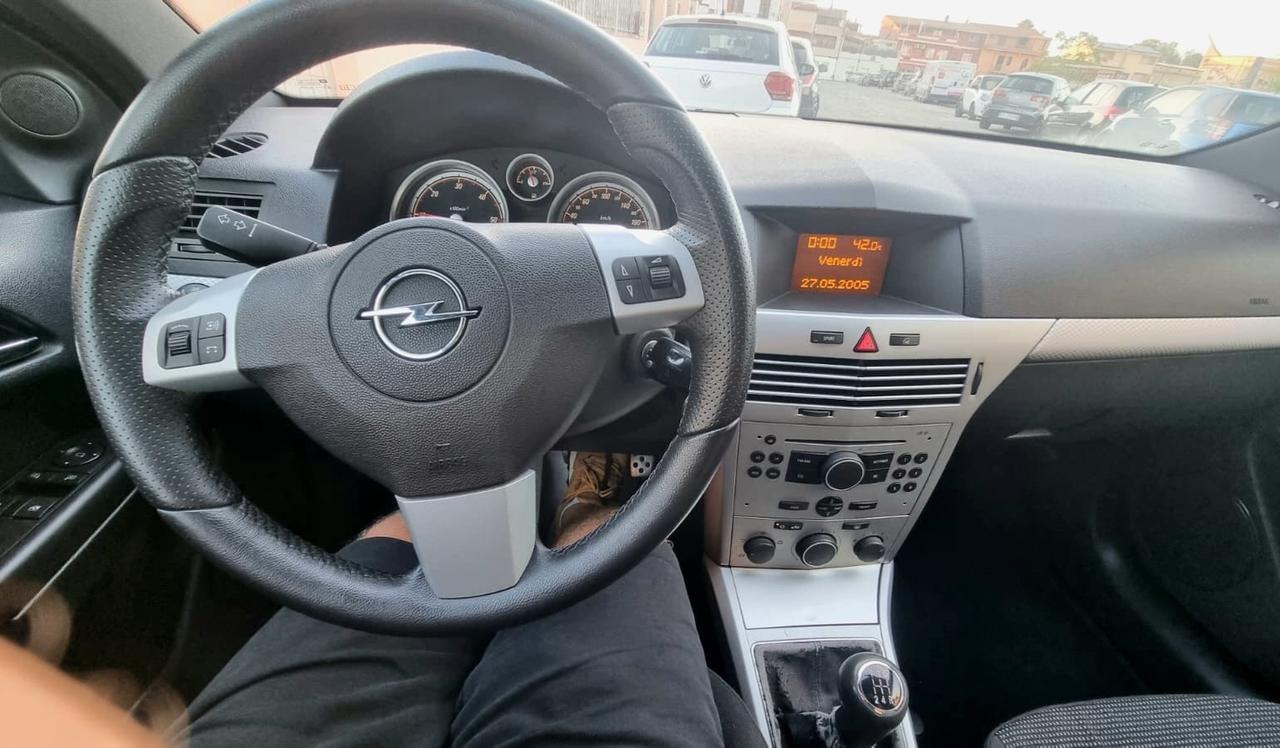 Opel Astra GTC 1.7 CDTI 101CV 3 porte Cosmo