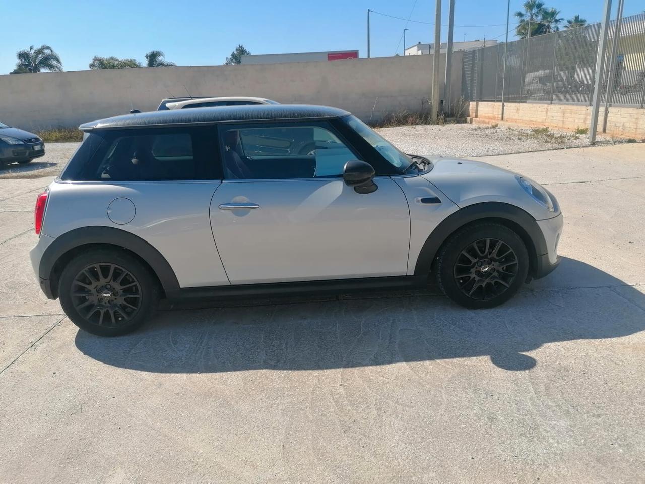 Mini Cooper Mini 1.5 Automatica