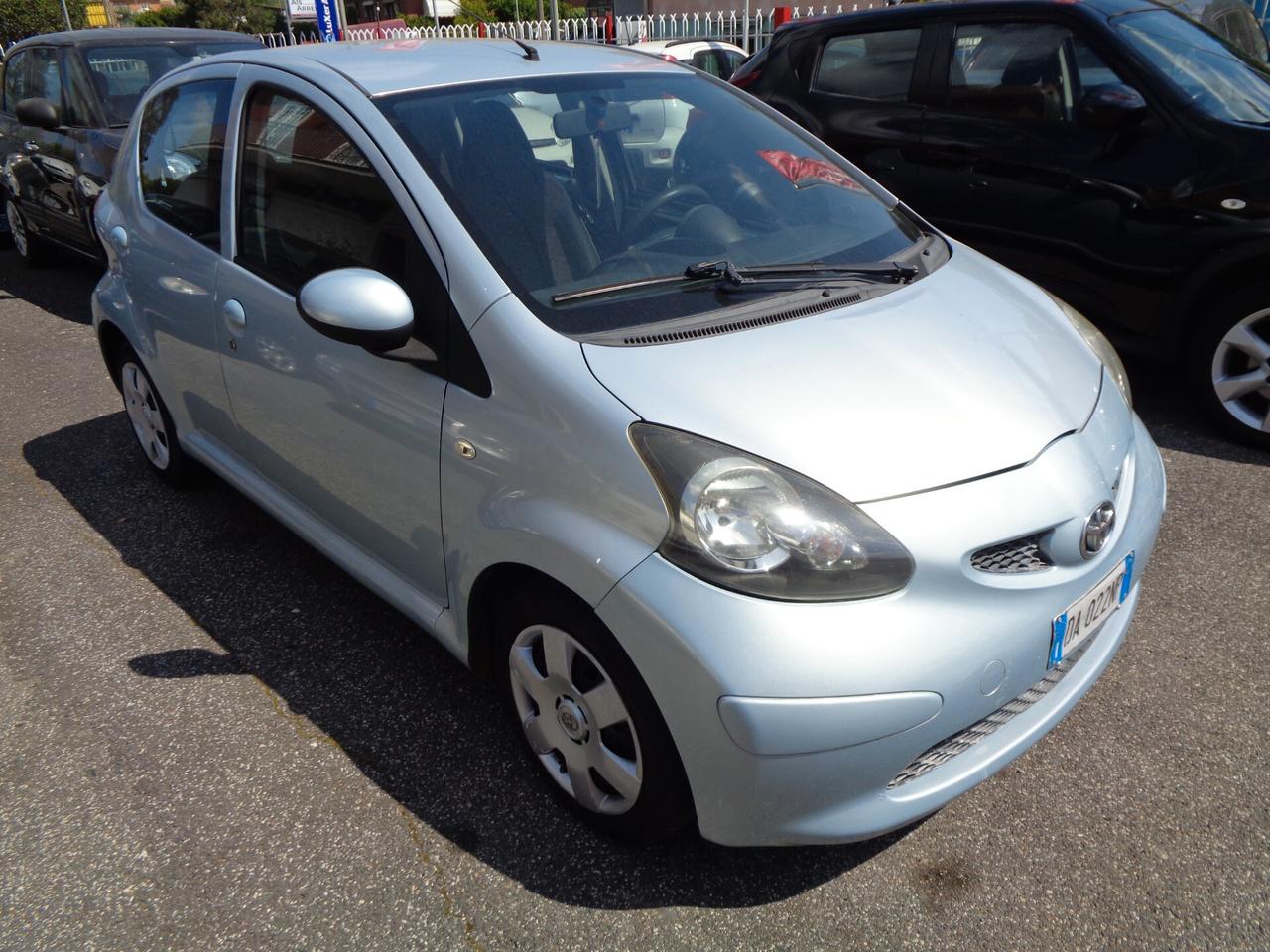 Toyota Aygo 1.0 12V VVT-i 5 porte Sol