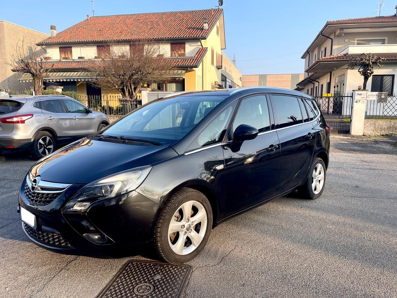 Opel Zafira Tourer 1.4 Turbo 140CV GPL Cosmo 2013 Posti7
