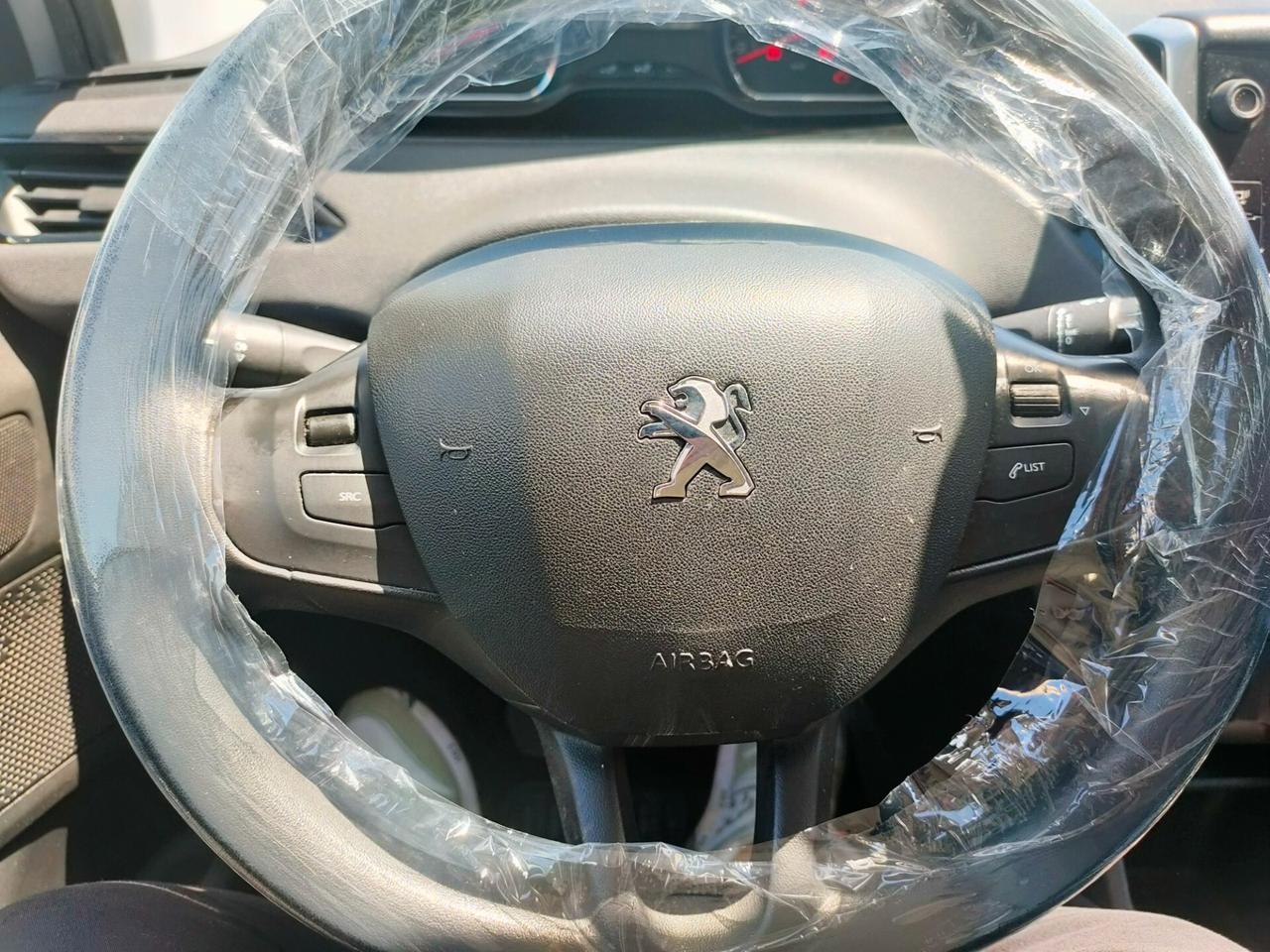 Peugeot 208 1.4 HDi 68 CV 5 porte Allure