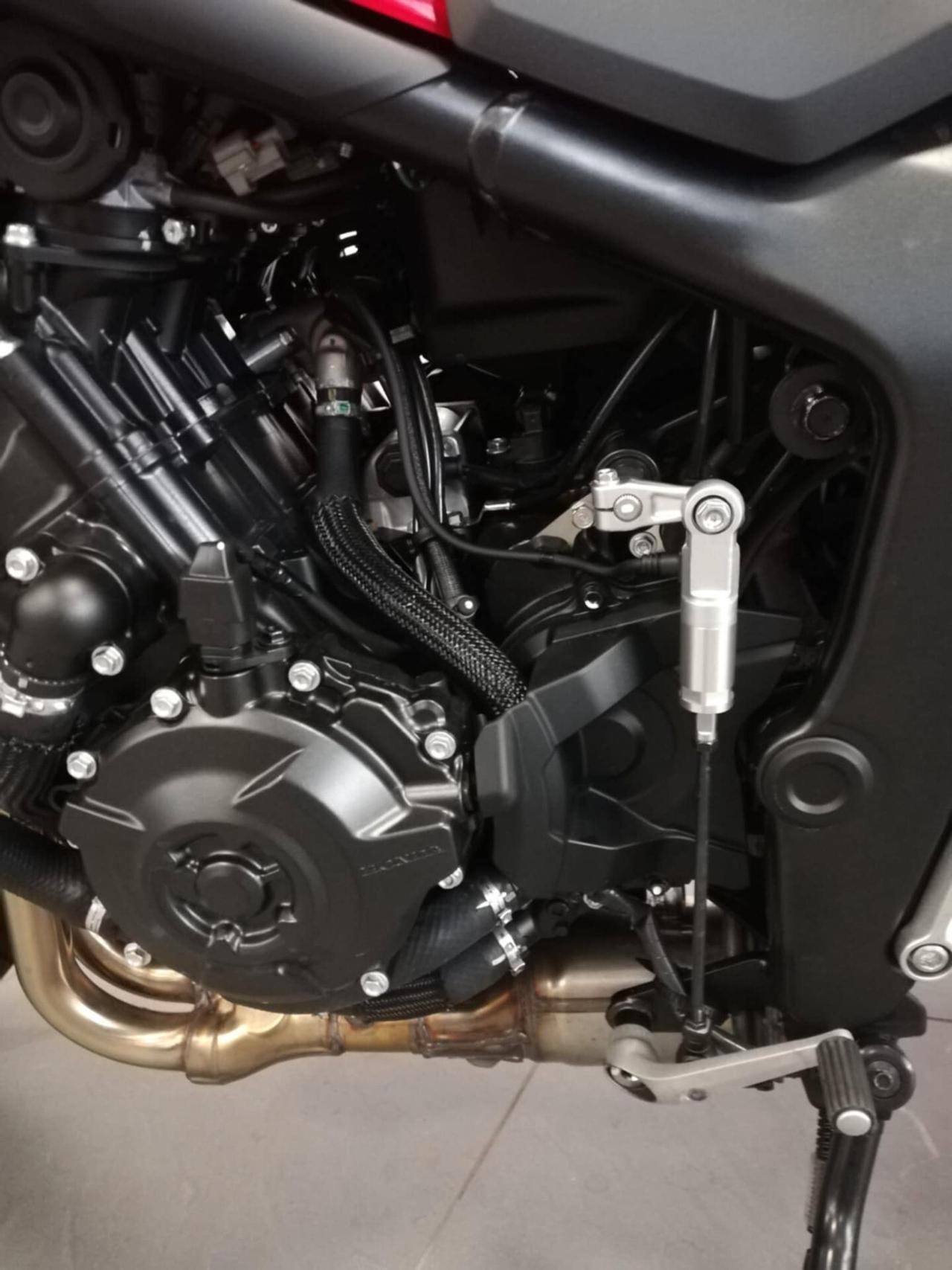 Honda CB 1000 HORNET- 2025 - 1903 KM
