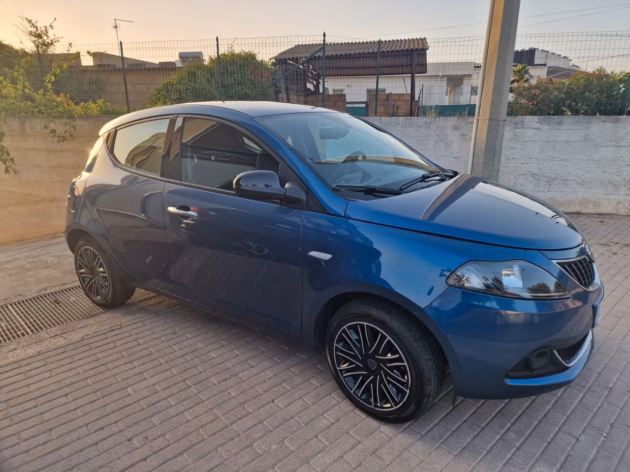 Lancia Ypsilon 1.0 FireFly 5 porte S&S Hybrid Alberta Ferretti